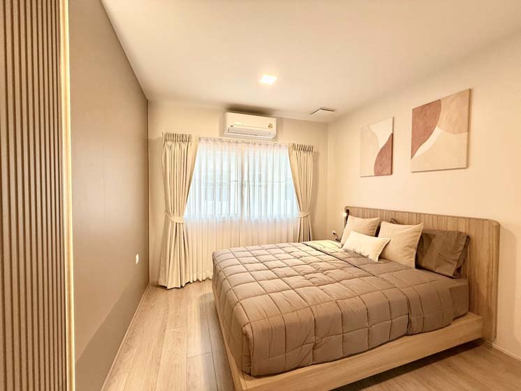 House with Shared Pool in Bangnatrad 